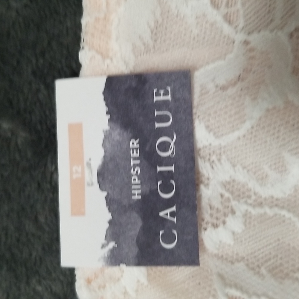 UNDERWEAR - Picture 2 of 4